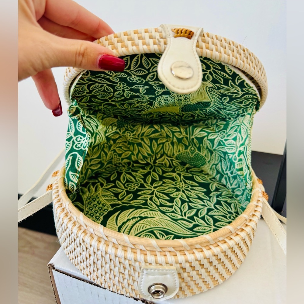 Authentic White Rattan Crossbody Bag from Bali 🌴 - Picture 3 of 4